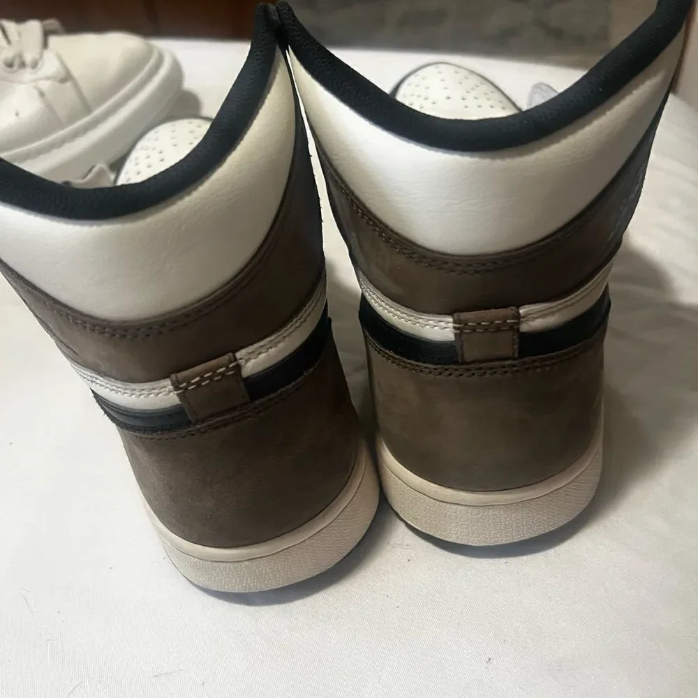 Jordan 1 mocha 9.5 Travis Scott Nike dunk